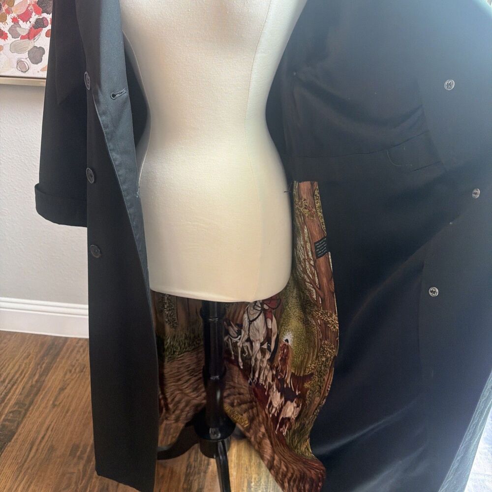Black Women’s Trench Coat Foxhunt Scene Interior Detail FoxRun By Lucien Padawer